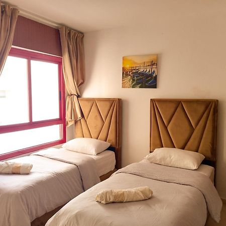 Amazing Appartement Au Centre Ville En Face Hilton & Gare Train De Tgv De Tanger 2N Ngoại thất bức ảnh