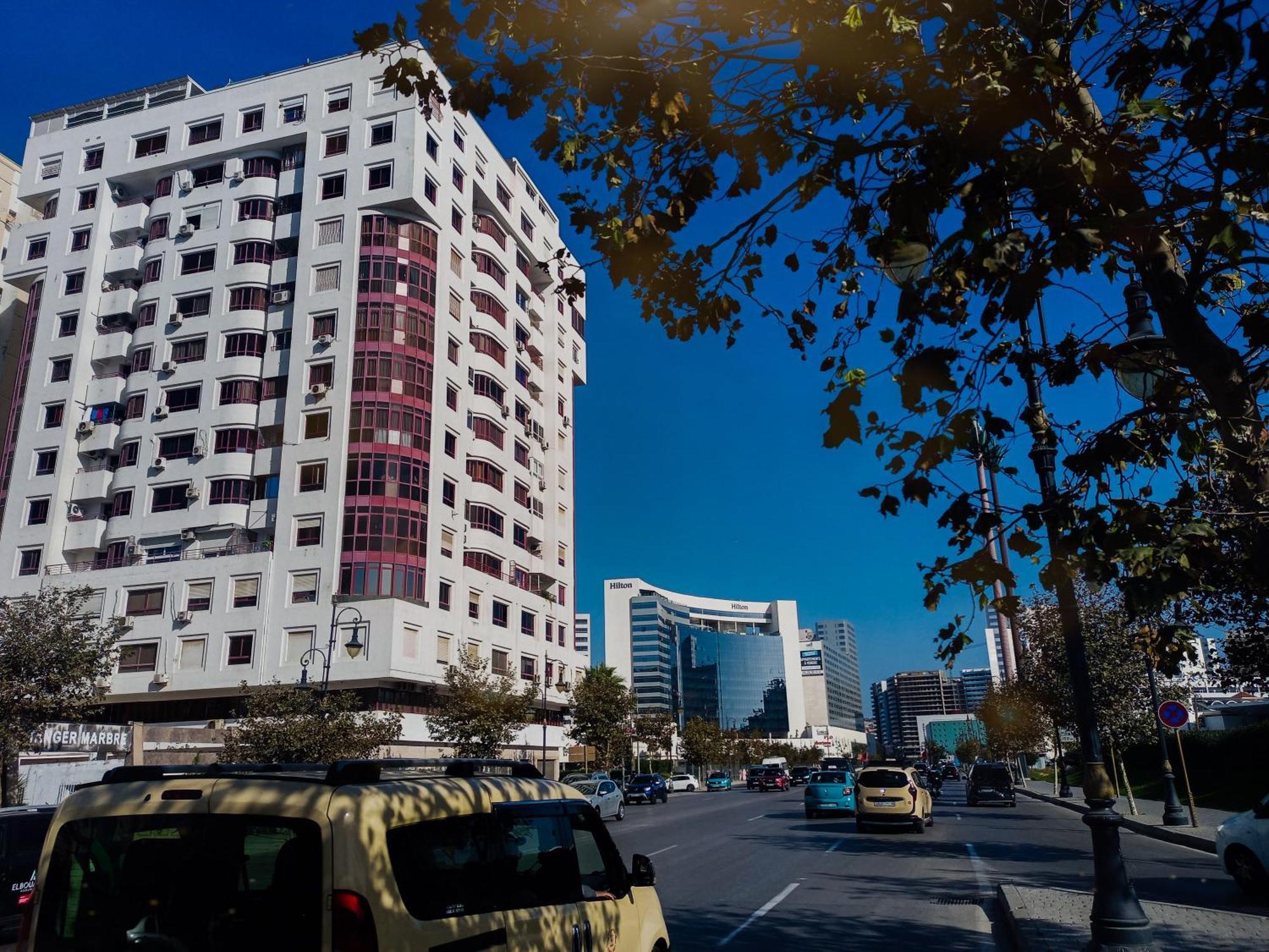 Amazing Appartement Au Centre Ville En Face Hilton & Gare Train De Tgv De Tanger 2N Ngoại thất bức ảnh
