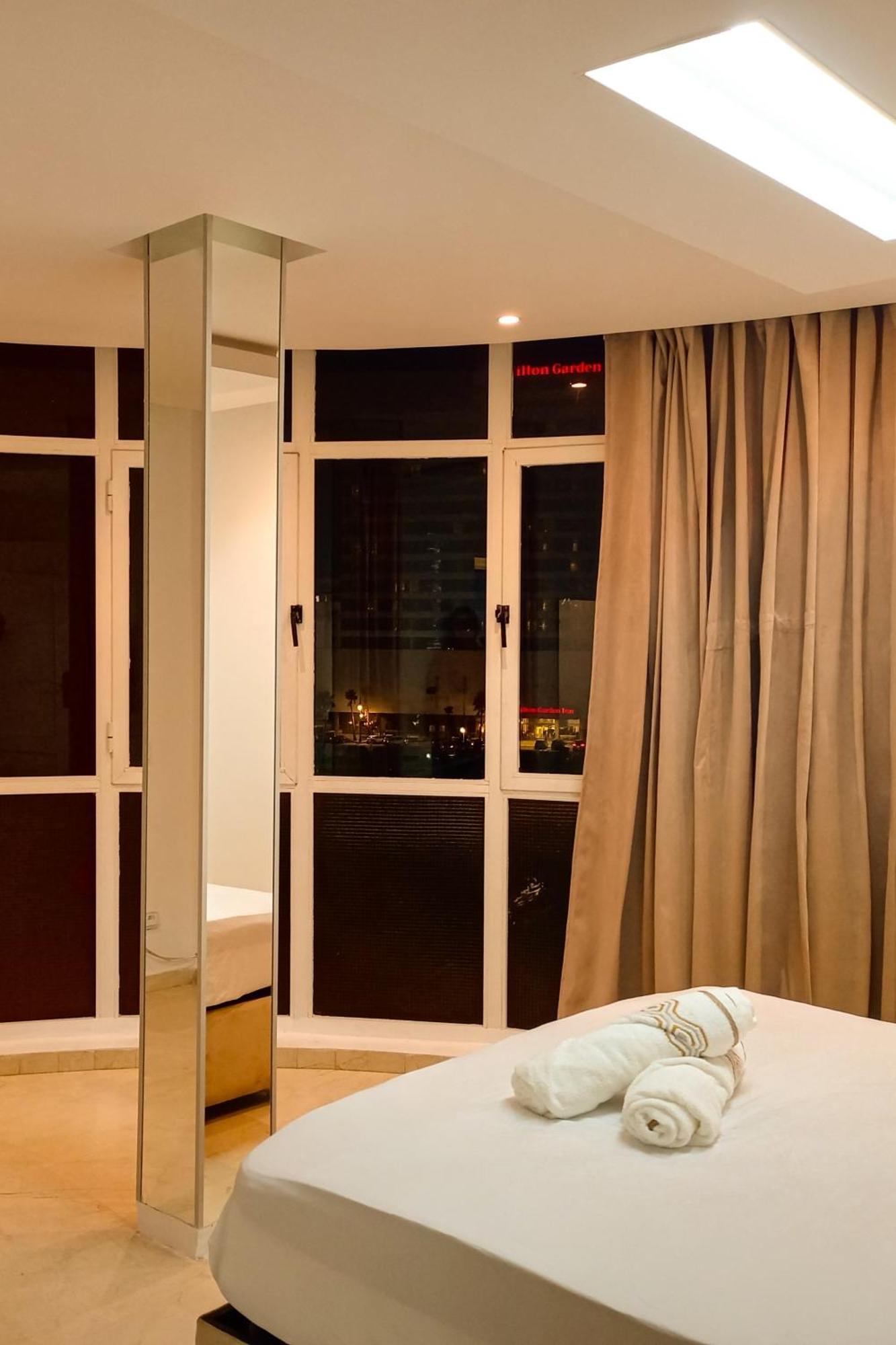 Amazing Appartement Au Centre Ville En Face Hilton & Gare Train De Tgv De Tanger 2N Ngoại thất bức ảnh